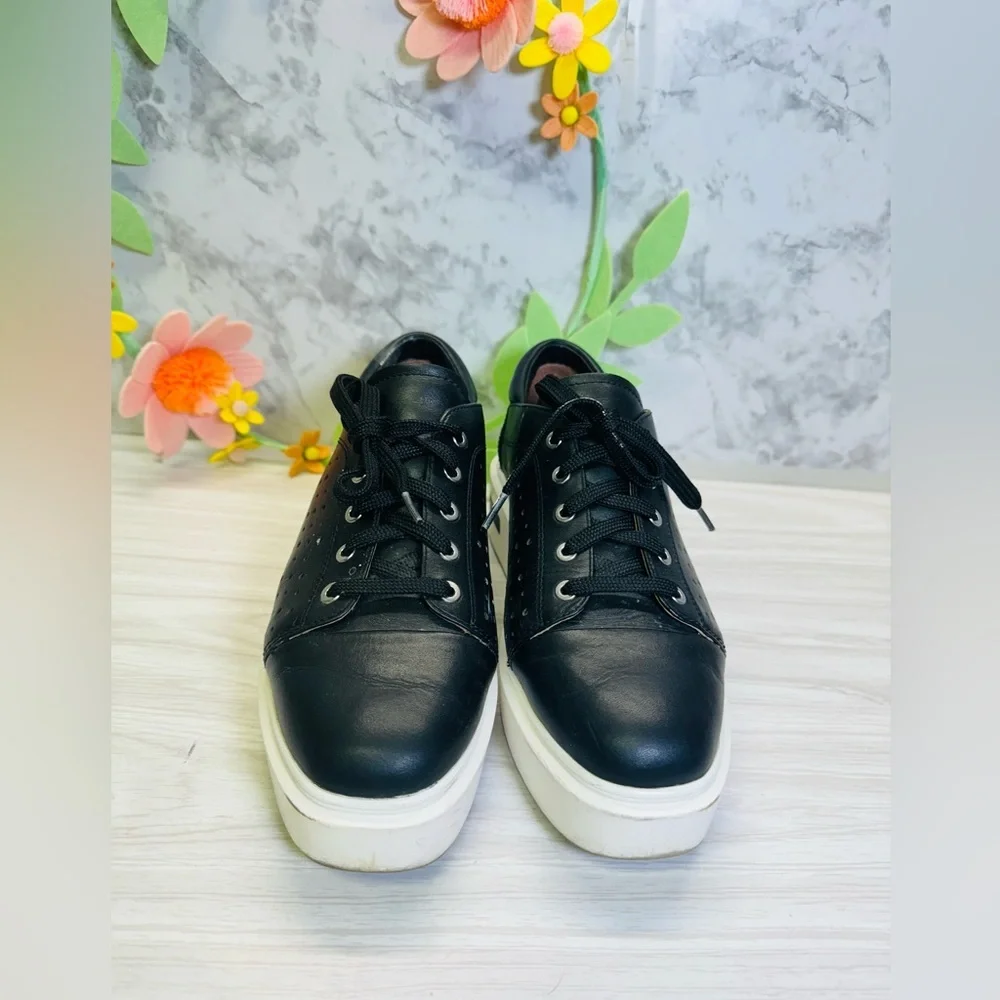 Linea Paolo Platform Wedge Sneaker Shoe with Laces; Black Leather; Size 9.5